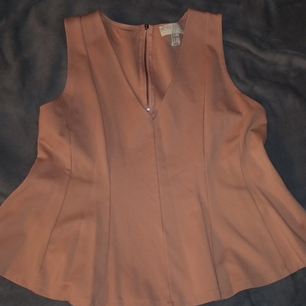 Forever 21+ sleeveless v-neck peplum top